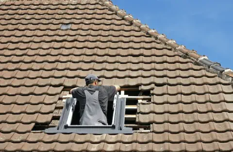 Pose de velux - Montalzat